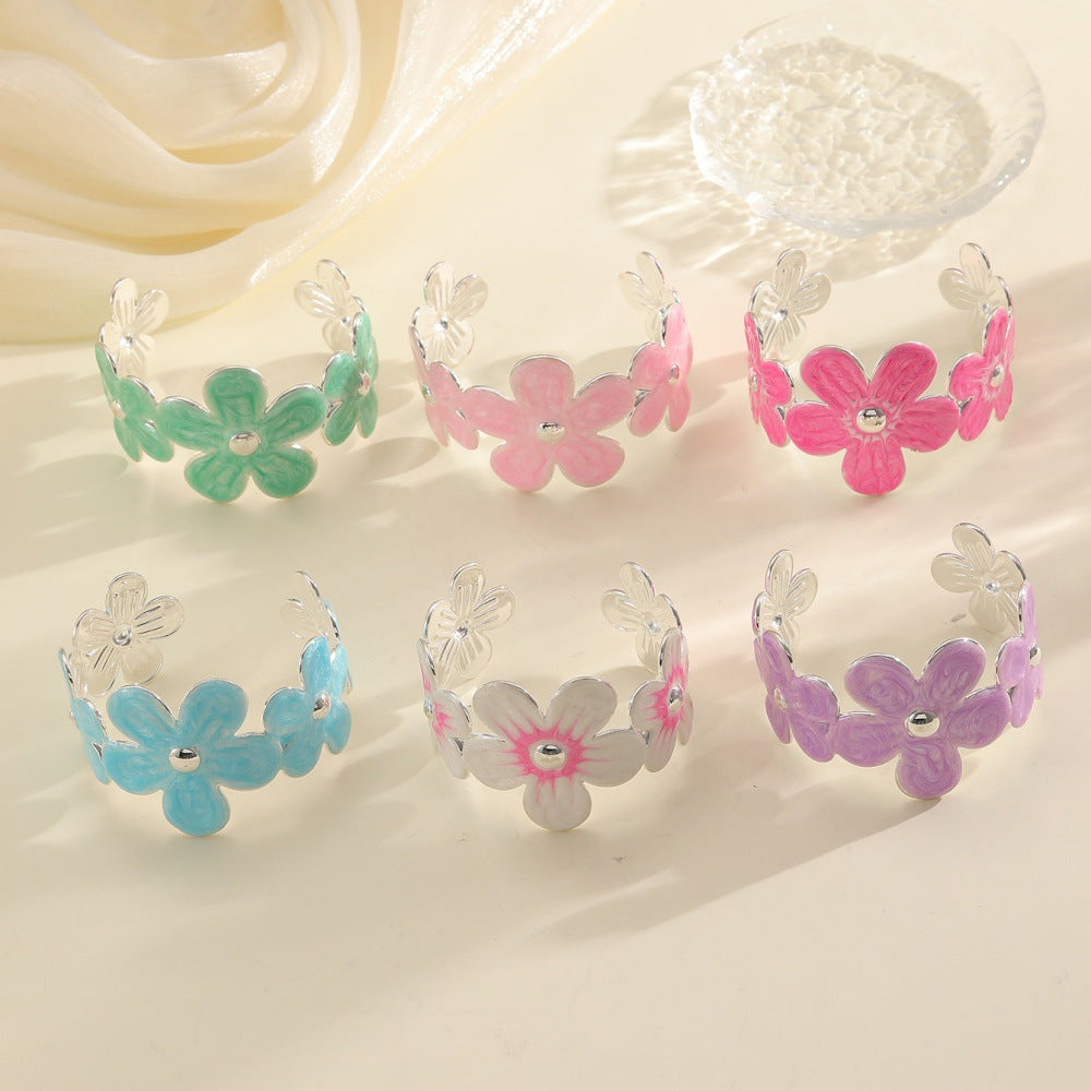 Women's bracelet made of high-quality metal with floral design Style and Serve
