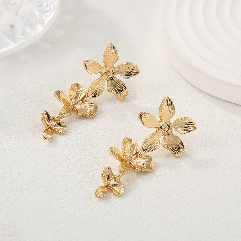 Women's Hanging Earrings with Floral Elements and Elegant Design Style and Serve