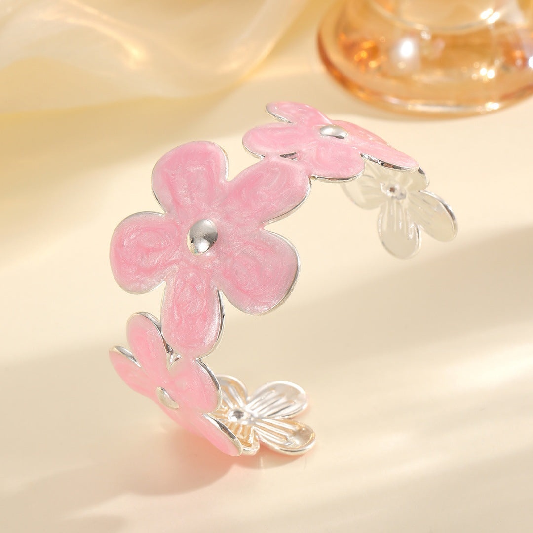 Women's bracelet made of high-quality metal with floral design Style and Serve