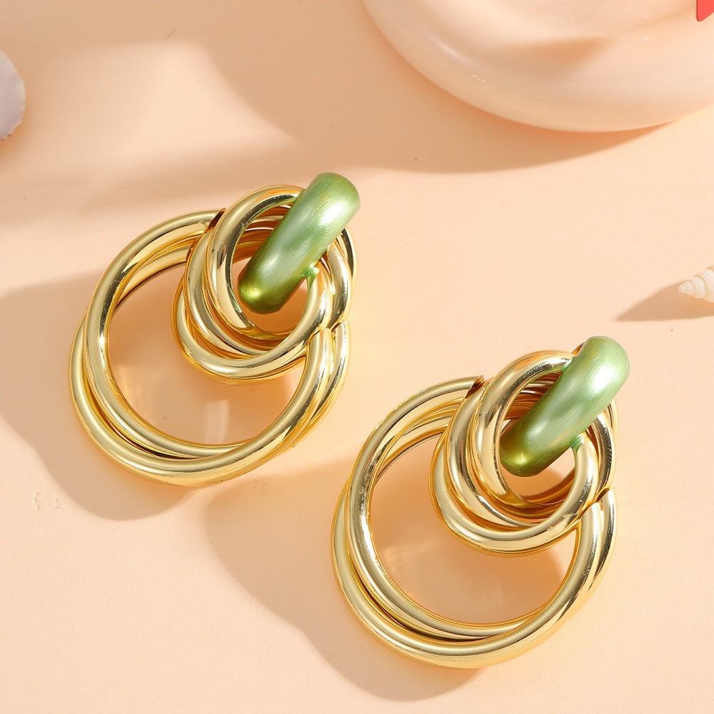 Women's Hanging Earrings with Elegant, Sculptural Design Style and Serve