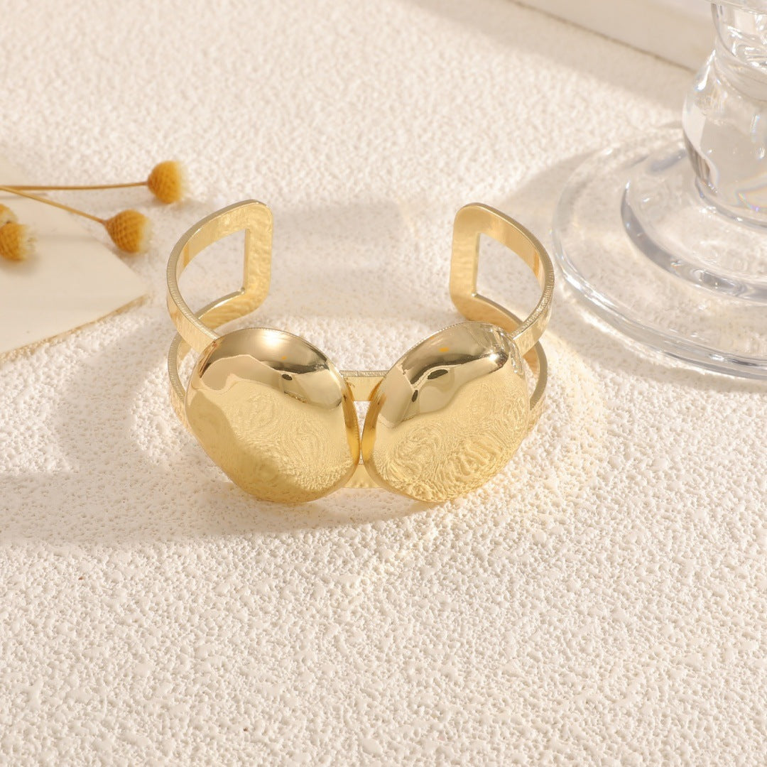 Ladies Open Cuff Bracelet with Elegant, Curved Design Style and Serve