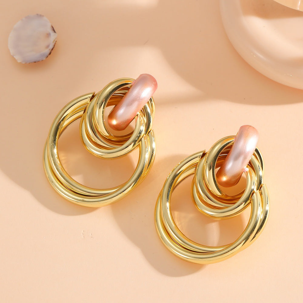 Women's Hanging Earrings with Elegant, Sculptural Design Style and Serve