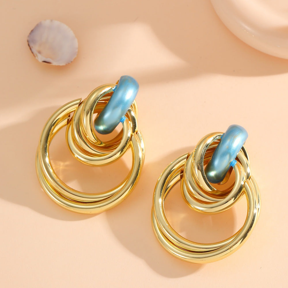 Women's Hanging Earrings with Elegant, Sculptural Design Style and Serve