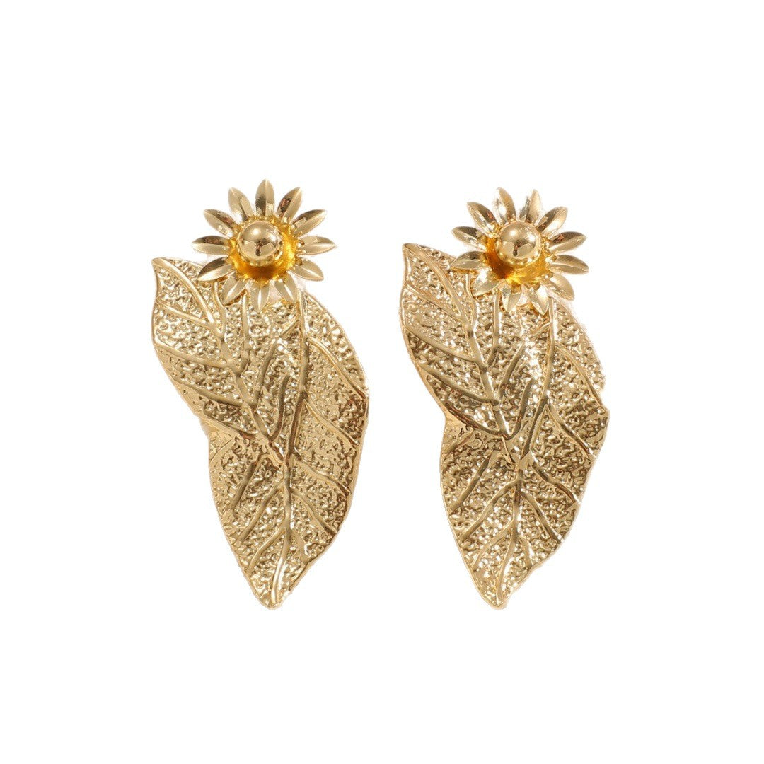 Ladies bangle with elaborate leaf design Style and Serve