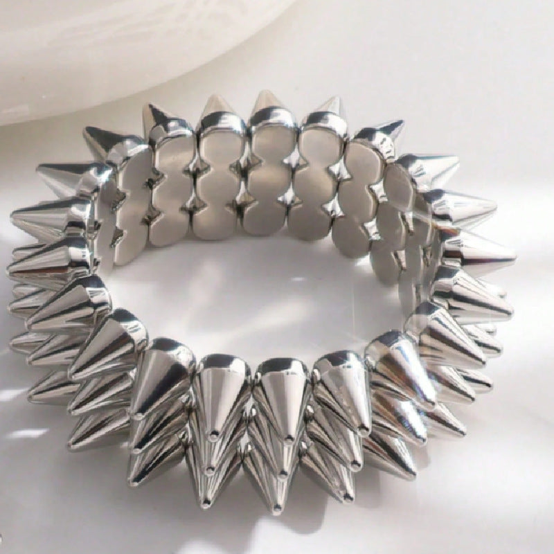 Women's bracelet with spikes Style and Serve