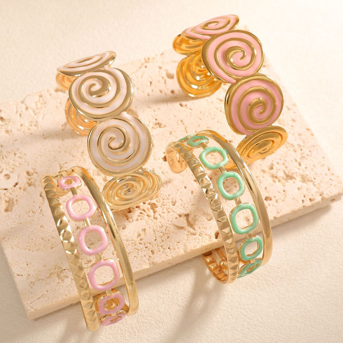 Women's cuff with elegant spiral design Style and Serve