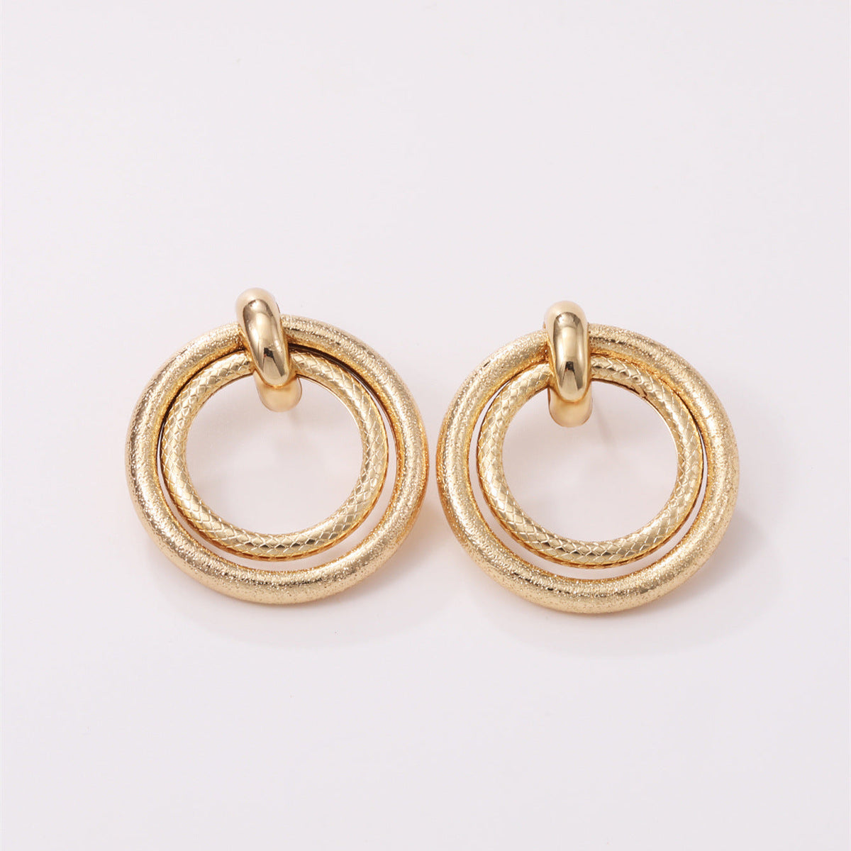 Women's Hanging Earrings with Elegant, Curved Ring Design Style and Serve