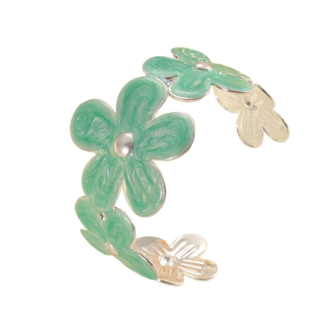 Women's bracelet made of high-quality metal with floral design Style and Serve