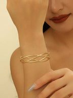 Ladies' bangle with elegant curved design Style and Serve