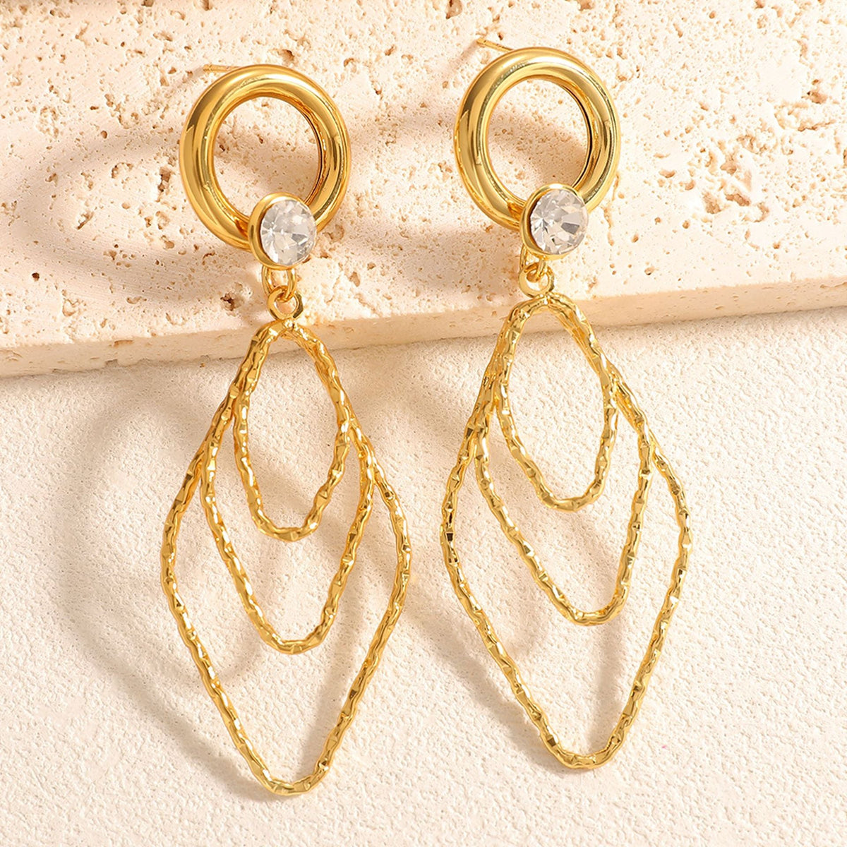 Women's earrings with elegant, shimmering design Style and Serve