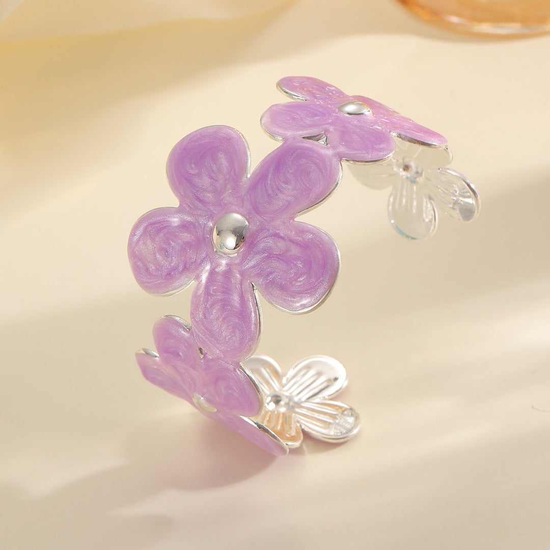 Women's bracelet made of high-quality metal with floral design Style and Serve
