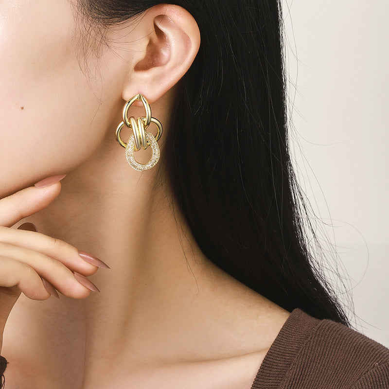 Women's Hanging Earrings with Luxurious, Sculptural Design Style and Serve