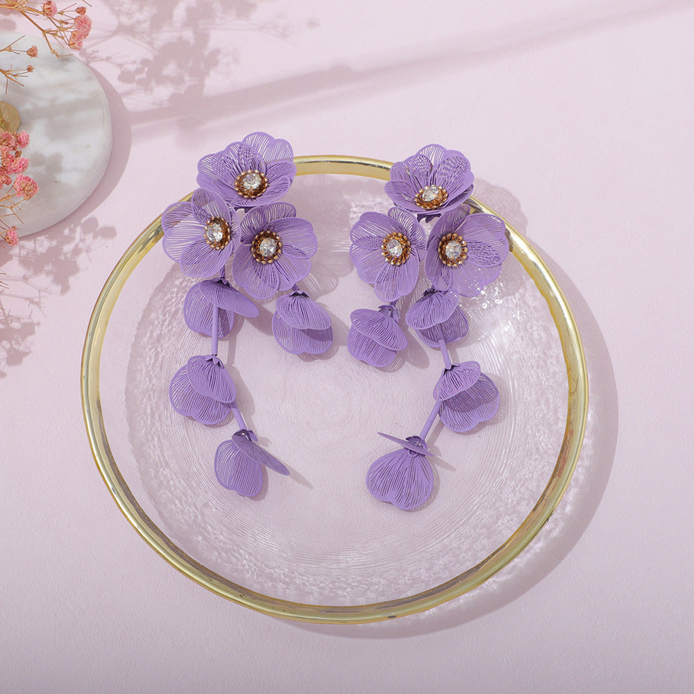 Ladies' earrings in elegant floral design Style and Serve